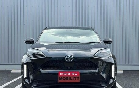 Toyota Yaris Cross, 2022 год, 1 620 000 рублей, 2 фотография