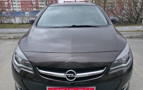 Opel Astra J, 2013 год, 900 000 рублей, 1 фотография