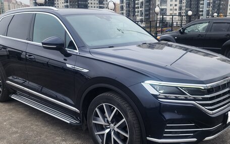 Volkswagen Touareg III, 2019 год, 4 950 000 рублей, 2 фотография