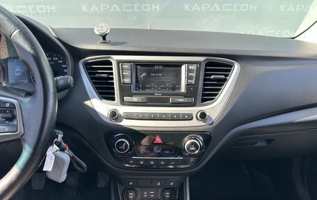 Hyundai Solaris II рестайлинг, 2017 год, 1 200 000 рублей, 10 фотография