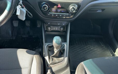 Hyundai Solaris II рестайлинг, 2017 год, 1 200 000 рублей, 11 фотография