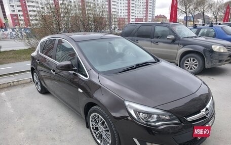Opel Astra J, 2013 год, 900 000 рублей, 3 фотография