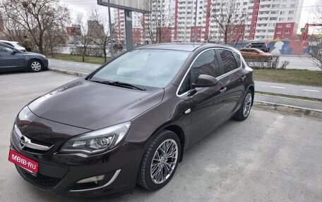 Opel Astra J, 2013 год, 900 000 рублей, 5 фотография