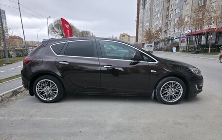 Opel Astra J, 2013 год, 900 000 рублей, 13 фотография