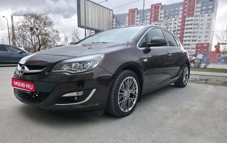 Opel Astra J, 2013 год, 900 000 рублей, 4 фотография