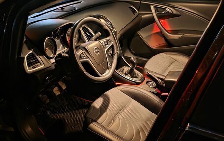 Opel Astra J, 2013 год, 900 000 рублей, 24 фотография