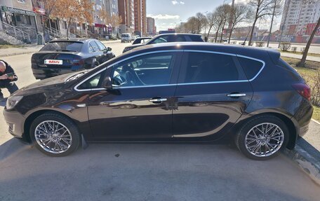 Opel Astra J, 2013 год, 900 000 рублей, 35 фотография