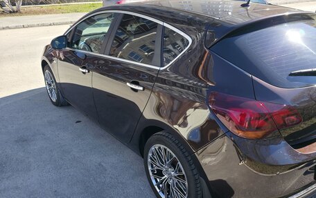 Opel Astra J, 2013 год, 900 000 рублей, 32 фотография