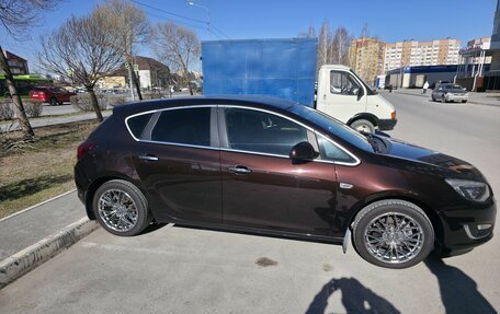 Opel Astra J, 2013 год, 900 000 рублей, 34 фотография