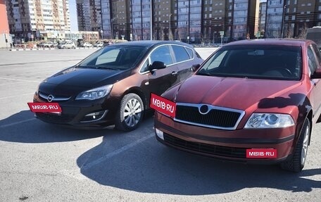 Opel Astra J, 2013 год, 900 000 рублей, 38 фотография