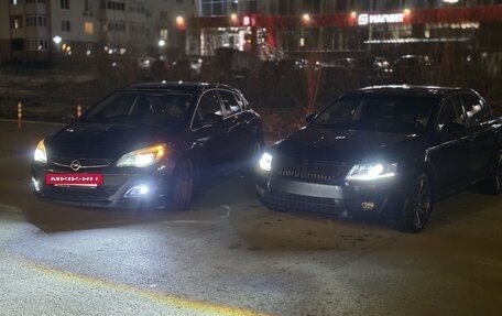 Opel Astra J, 2013 год, 900 000 рублей, 37 фотография