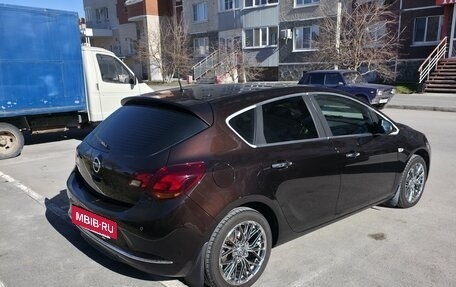 Opel Astra J, 2013 год, 900 000 рублей, 33 фотография