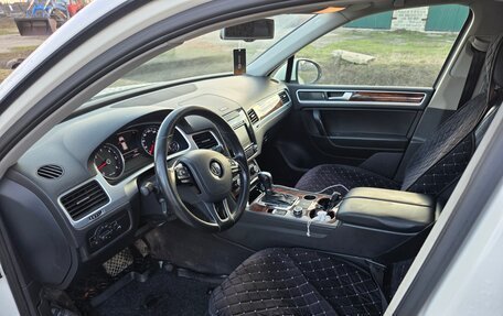 Volkswagen Touareg III, 2011 год, 1 890 000 рублей, 9 фотография