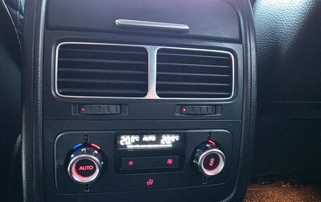 Volkswagen Touareg III, 2011 год, 1 890 000 рублей, 10 фотография