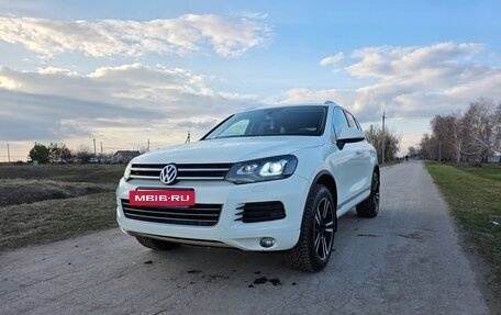 Volkswagen Touareg III, 2011 год, 1 890 000 рублей, 2 фотография