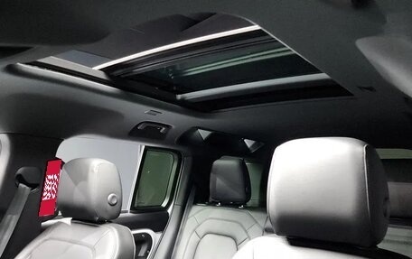 Land Rover Defender II, 2025 год, 11 413 000 рублей, 18 фотография