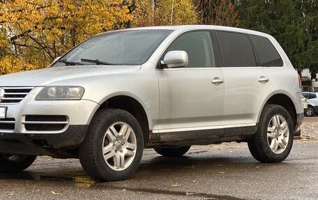 Volkswagen Touareg III, 2005 год, 670 000 рублей, 2 фотография