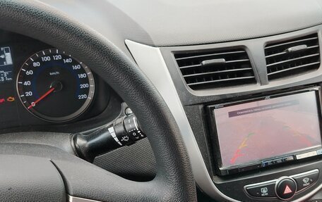 Hyundai Solaris II рестайлинг, 2015 год, 1 350 000 рублей, 3 фотография