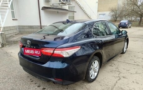 Toyota Camry, 2020 год, 2 200 000 рублей, 4 фотография