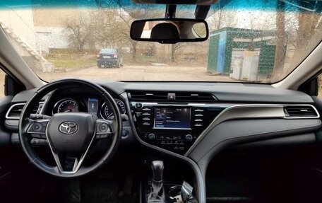 Toyota Camry, 2020 год, 2 200 000 рублей, 10 фотография