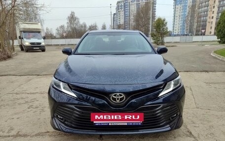Toyota Camry, 2020 год, 2 200 000 рублей, 3 фотография