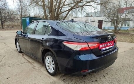 Toyota Camry, 2020 год, 2 200 000 рублей, 7 фотография