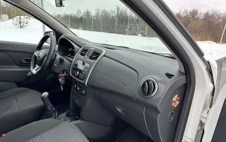 Renault Logan II, 2019 год, 720 000 рублей, 13 фотография