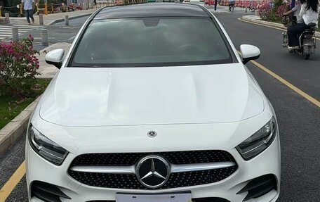 Mercedes-Benz A-Класс, 2022 год, 1 850 000 рублей, 2 фотография