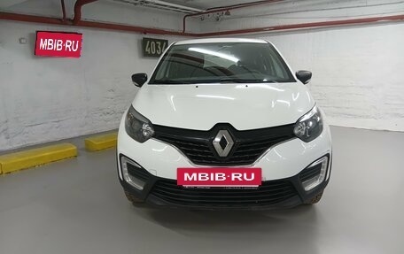 Renault Kaptur I рестайлинг, 2017 год, 1 005 000 рублей, 2 фотография