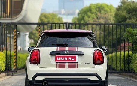 MINI Hatch, 2022 год, 1 900 000 рублей, 5 фотография