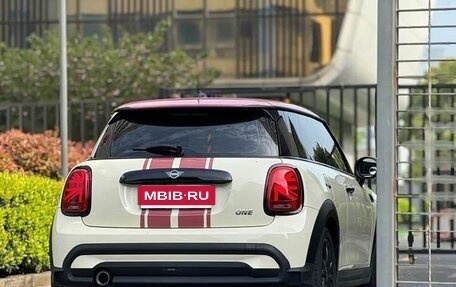 MINI Hatch, 2022 год, 1 900 000 рублей, 6 фотография