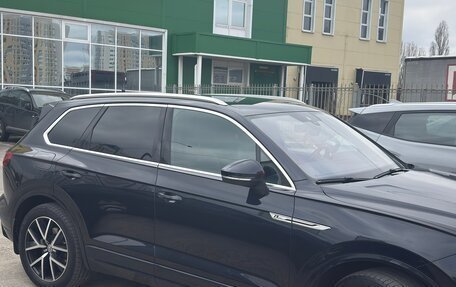 Volkswagen Touareg III, 2019 год, 6 100 000 рублей, 2 фотография