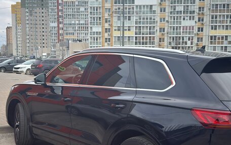 Volkswagen Touareg III, 2019 год, 6 100 000 рублей, 4 фотография