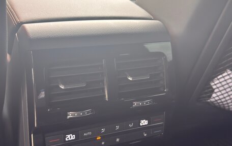 Volkswagen Touareg III, 2019 год, 6 100 000 рублей, 12 фотография