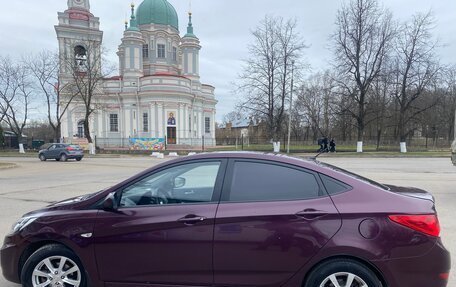 Hyundai Solaris II рестайлинг, 2013 год, 850 000 рублей, 3 фотография