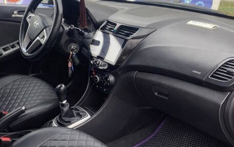 Hyundai Solaris II рестайлинг, 2013 год, 850 000 рублей, 11 фотография