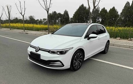 Volkswagen Golf VIII, 2023 год, 1 800 000 рублей, 2 фотография