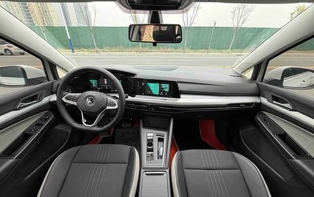 Volkswagen Golf VIII, 2023 год, 1 800 000 рублей, 8 фотография