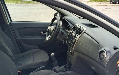 Renault Logan II, 2019 год, 850 000 рублей, 29 фотография