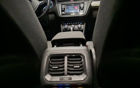 Volkswagen Tiguan II, 2017 год, 2 520 000 рублей, 14 фотография