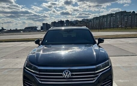 Volkswagen Touareg III, 2020 год, 4 750 000 рублей, 2 фотография