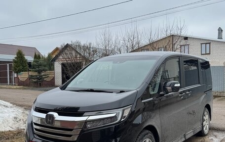 Honda Stepwgn IV, 2018 год, 2 300 000 рублей, 2 фотография