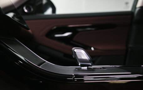 Land Rover Range Rover Evoque II, 2025 год, 6 000 000 рублей, 22 фотография