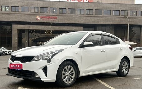 KIA Rio IV, 2021 год, 1 215 000 рублей, 1 фотография