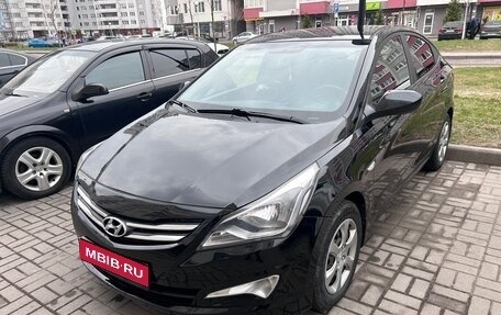 Hyundai Solaris II рестайлинг, 2015 год, 605 000 рублей, 1 фотография