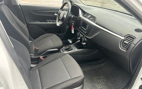 KIA Rio IV, 2021 год, 1 215 000 рублей, 10 фотография