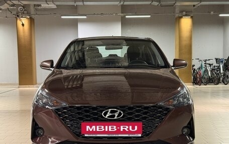 Hyundai Solaris II рестайлинг, 2021 год, 1 780 000 рублей, 2 фотография