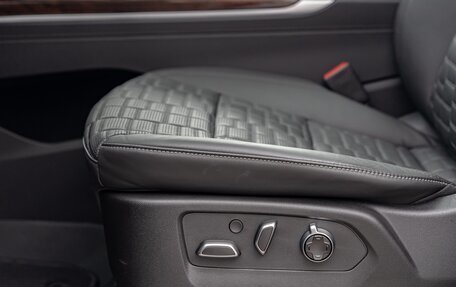 Cadillac Escalade V, 2025 год, 18 700 000 рублей, 12 фотография