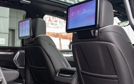 Cadillac Escalade V, 2025 год, 18 700 000 рублей, 34 фотография