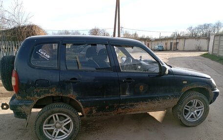 Chevrolet Niva I рестайлинг, 2005 год, 100 000 рублей, 3 фотография